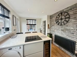 Kitchen- click for photo gallery
